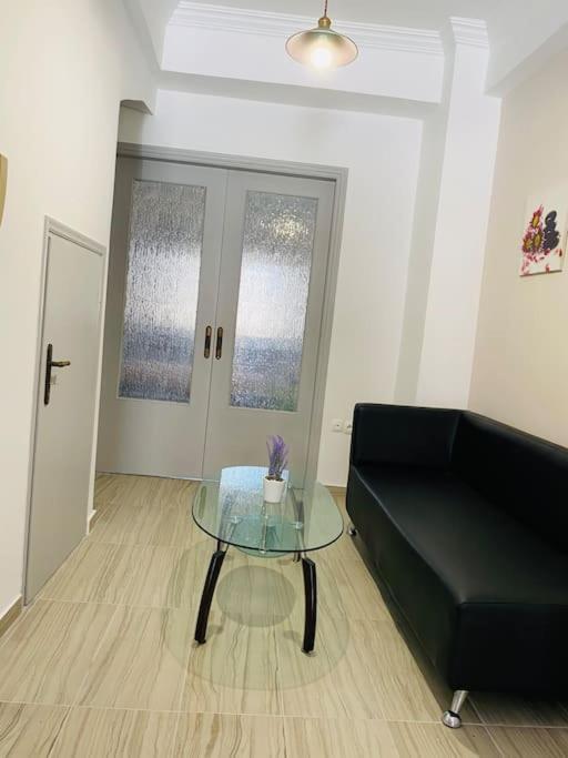 Modern 2Br Near Centre -5Min Wlk Lejlighed Patras Eksteriør billede