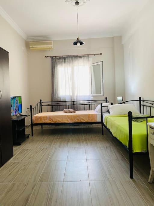 Modern 2Br Near Centre -5Min Wlk Lejlighed Patras Eksteriør billede